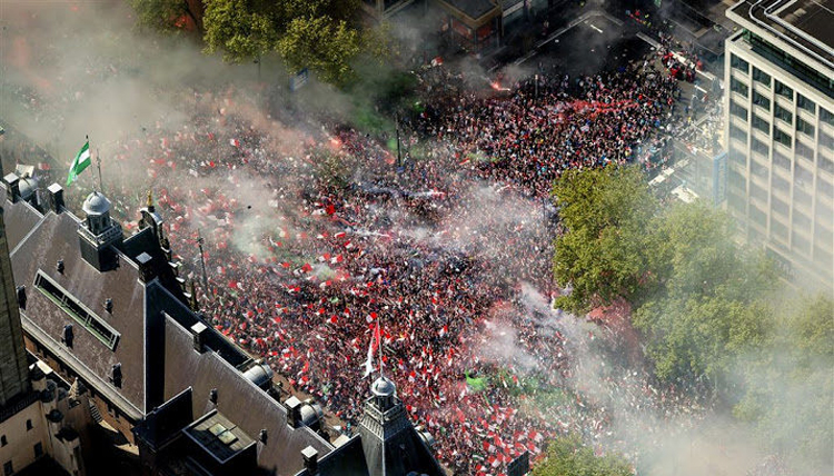 Zeearend beschermt voetbalsupporters Feyenoord tegen drones