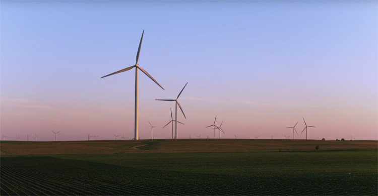 Fleitgeist - Epic Wind Turbines Filmed by Drone (4K)